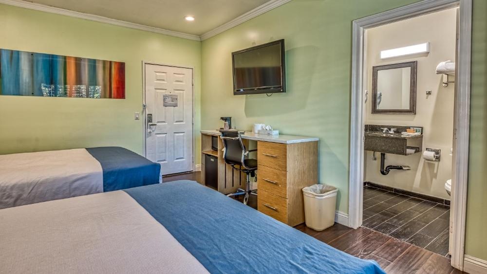 Deluxe Queen Room with Two Queen Beds